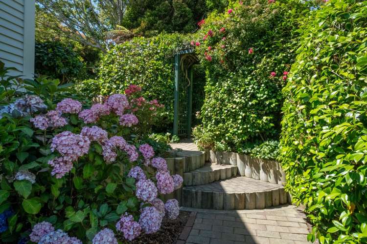 8 Makatote Grove Churton Park_26