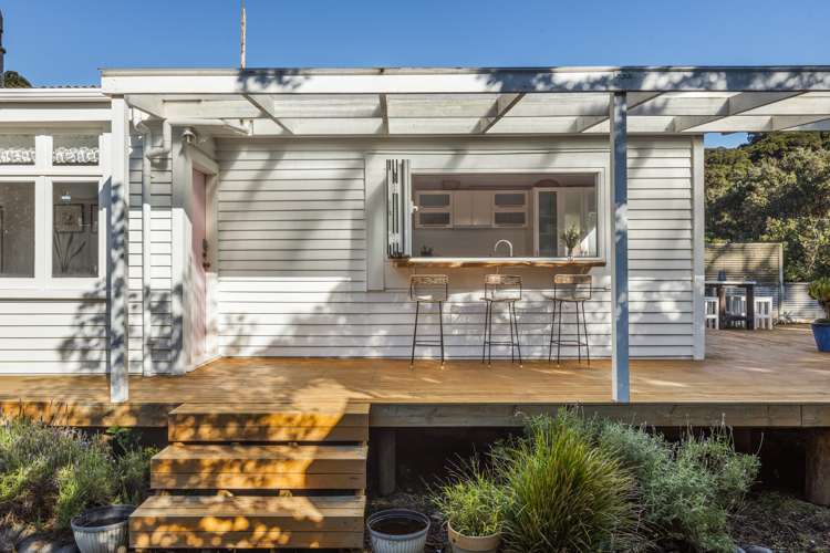 32 Karekare Road Karekare_8