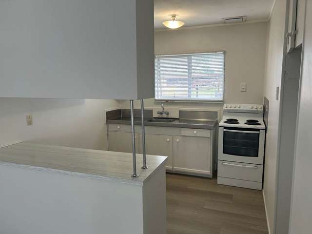 1/23 Challen Close Conifer Grove_2