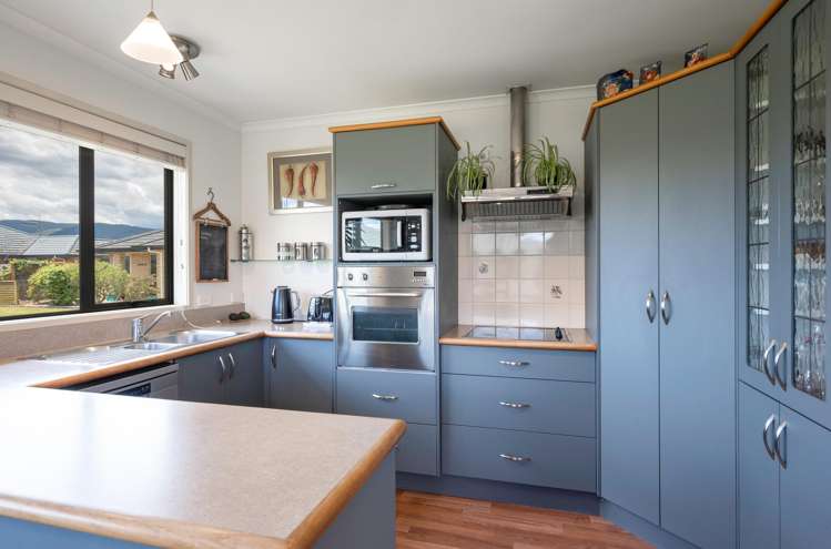 13 Ivy Crescent Richmond_4