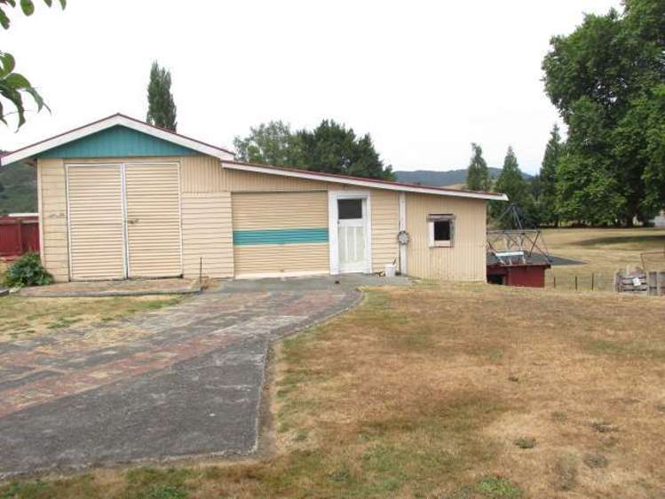 6 Crampton Road Reefton_19