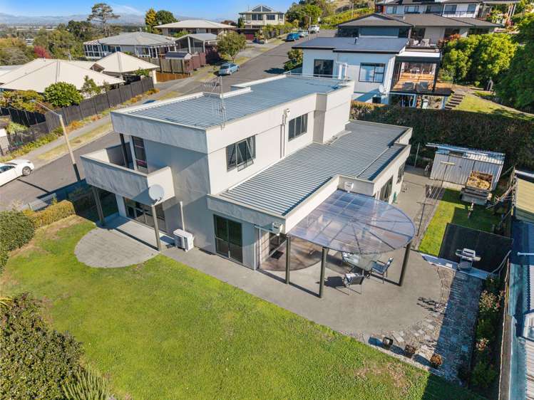 84 Churchill Drive Taradale_2