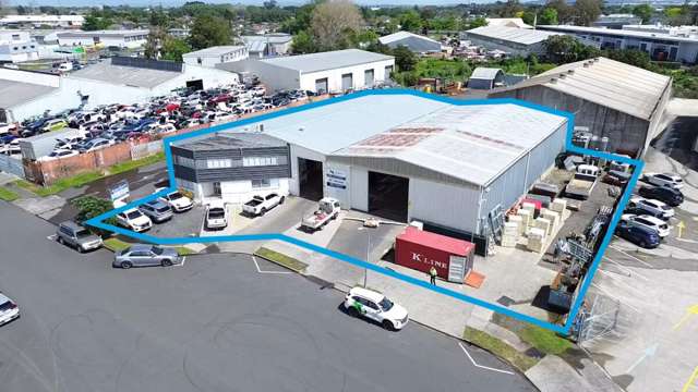 Effective Industrial Space with Yard &ndash; 1,267m&sup2;
