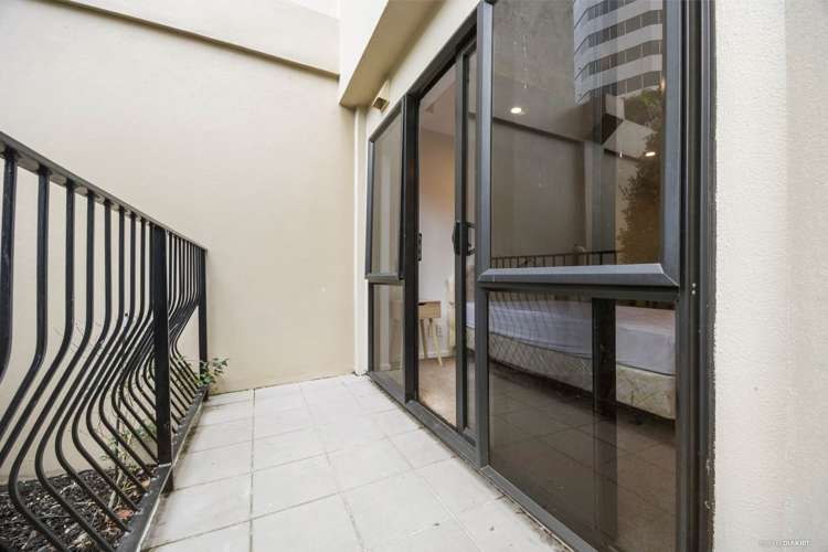 3m/23 Emily Place Auckland Central_5