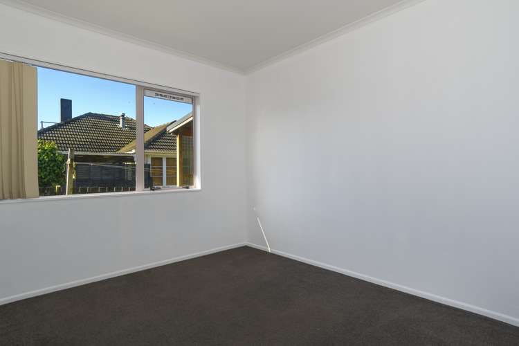 75a Henderson Crescent Parkvale_10