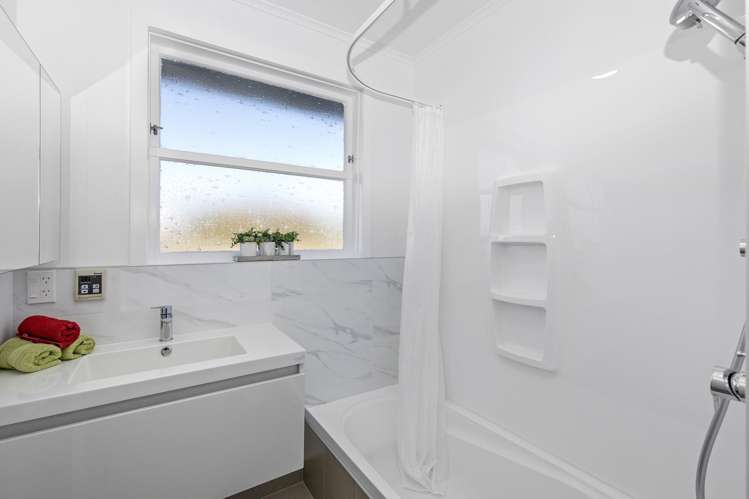 11 Fyvie Avenue Tawa_7