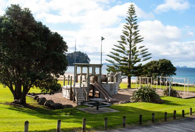 111 Bambury Place Onemana_14