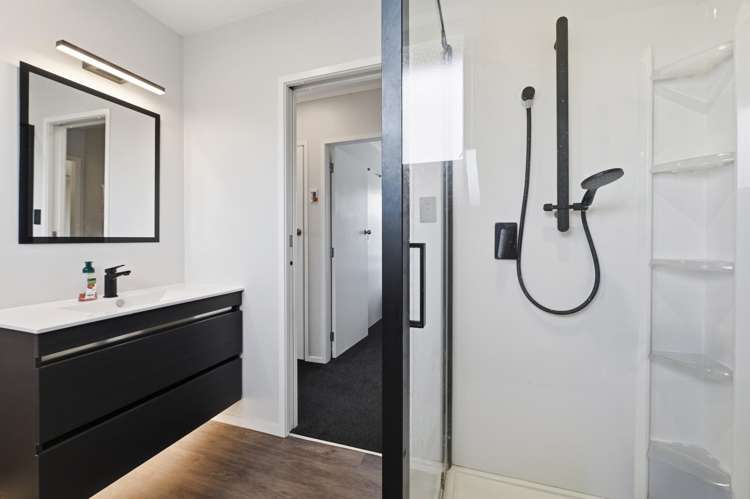 11 Byron Grove Owhata_22