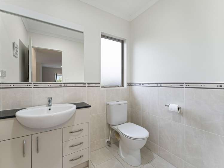 8 Tui Brae Beachlands_14