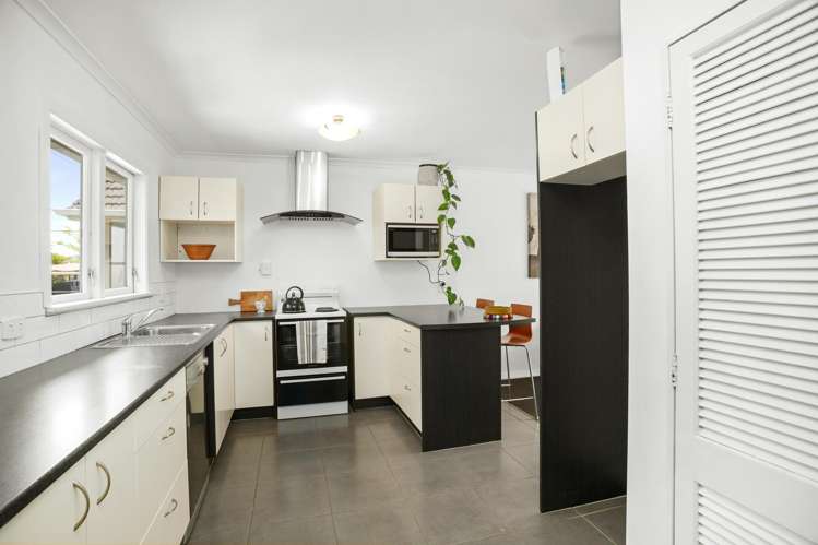 12a Naenae Road Naenae_4