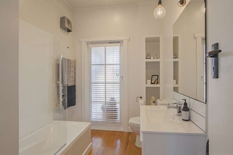 172 Le Cren Street Seaview_12