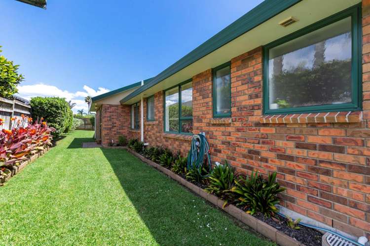 9 Castlehill Court Wattle Downs_18