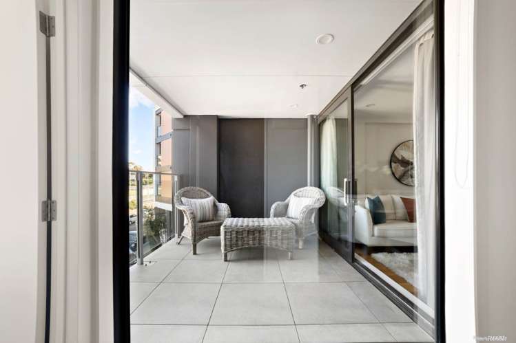 214/10 Lion Place Epsom_7