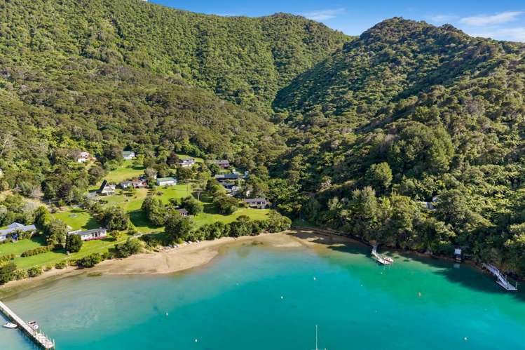 Lochmara Bay Lochmara Bay_24