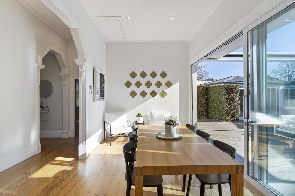 1 Surrey Crescent_4