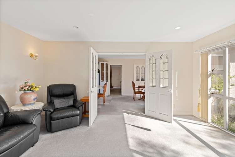 84 Lake Terrace Road Burwood_10