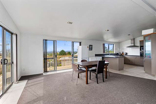 1 Cron Avenue Te Atatu South_2