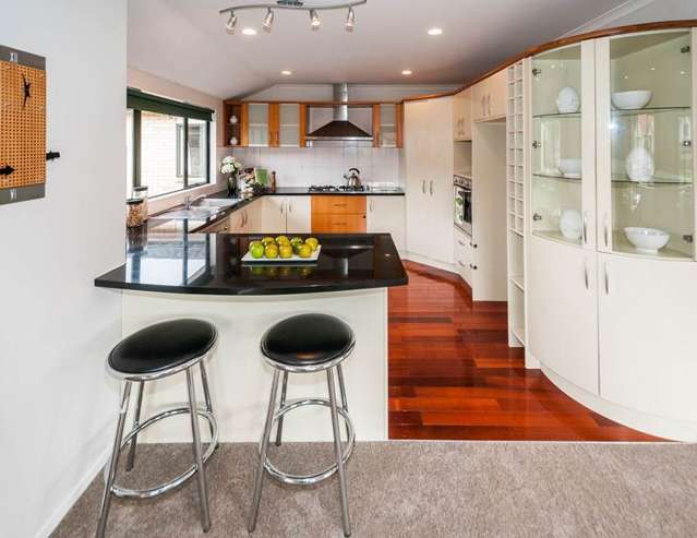 3 George Deane Place Greenhithe_4