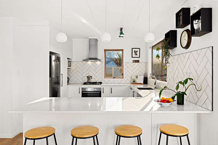 18 Harbour View Road Leigh_9