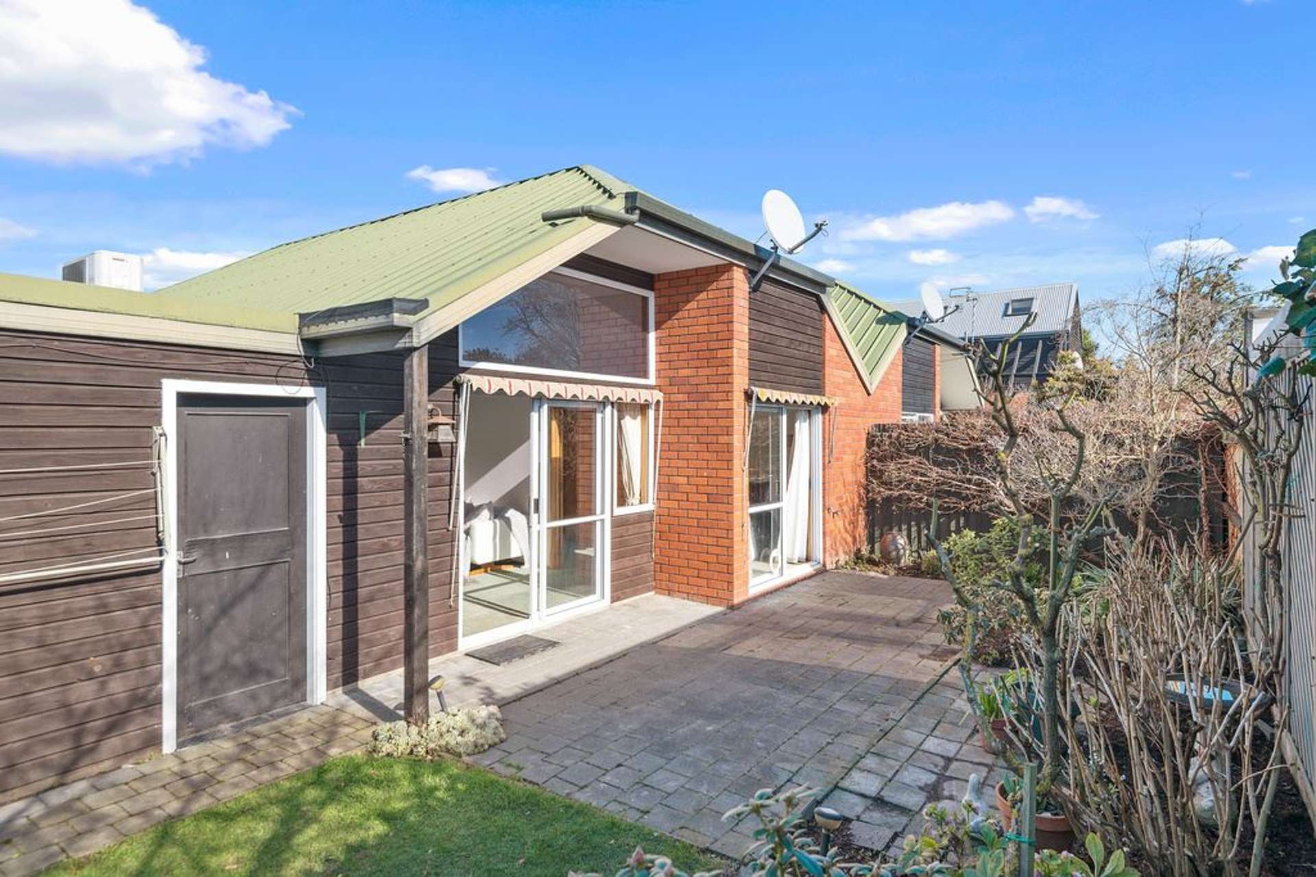 2/93 Aikmans Road Merivale_0