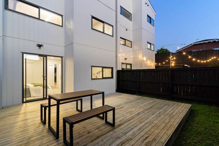 10-12 White Heron Drive Massey_77