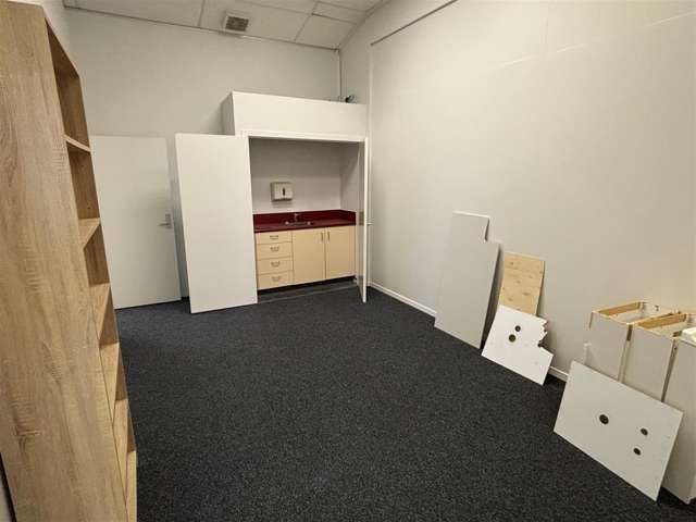 Unit 4 at 6 Tennyson Road Enderley_1