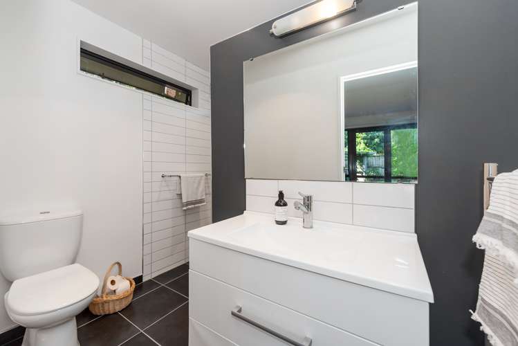 48 Wiltshire Drive Huntington_12