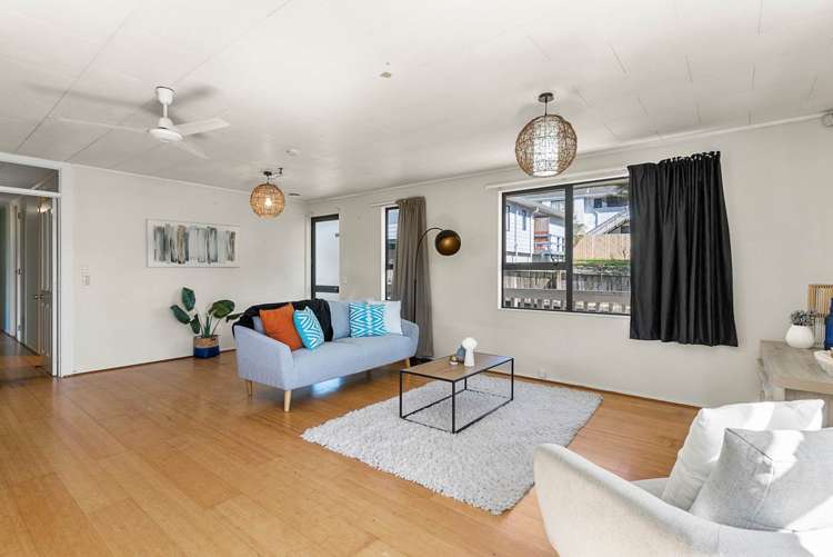 26 Maywood Crescent Glen Eden_7