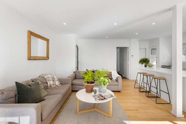 61 Vandeleur Avenue Birkdale_1