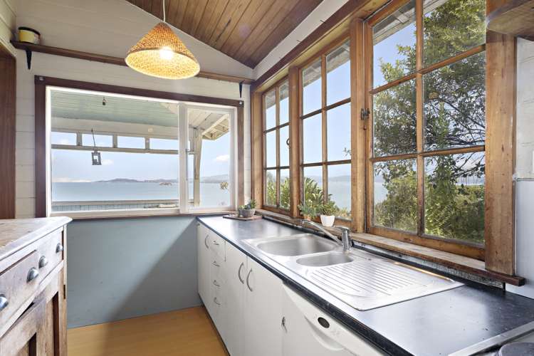 35 Ferry Road Days Bay_6