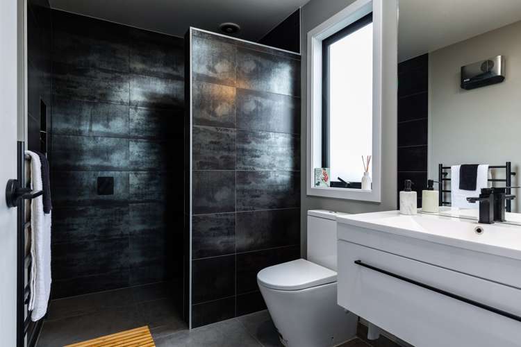 15 Catalina Crescent Burleigh_23