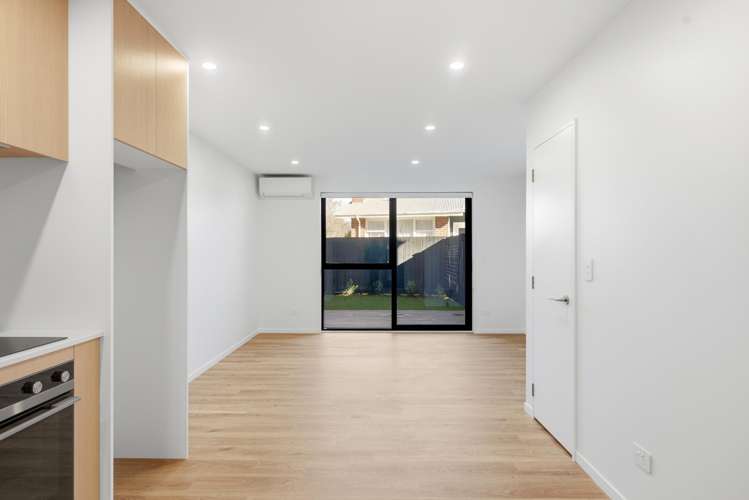 2/12 Newbridge Place_1