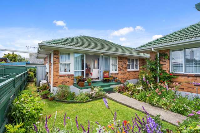 Charming Brick Garden Unit