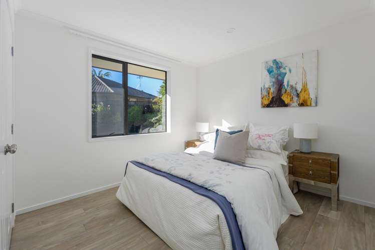 33 Admirals Court Drive Greenhithe_16