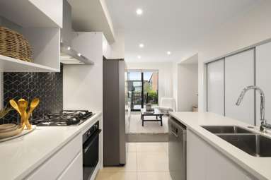 13/1 Scott Road_3