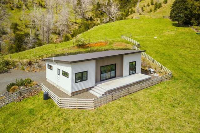 New 3 bedroom home with rural views + grazing