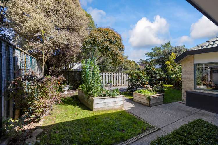 16 Cranbrook Grove Waikanae_23