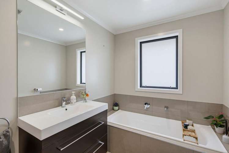 35 Waipunahau Road Waikanae_27