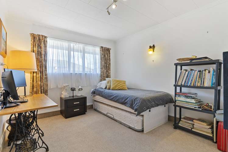 34 Centreway Road Orewa_11