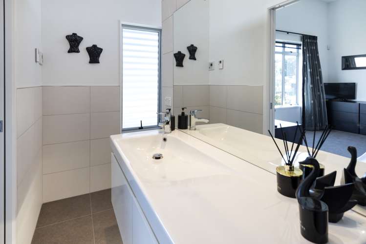 15 Oceania Place Mellons Bay_15