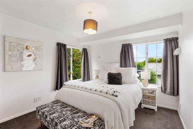 12 Coubray Place Botany Downs_11