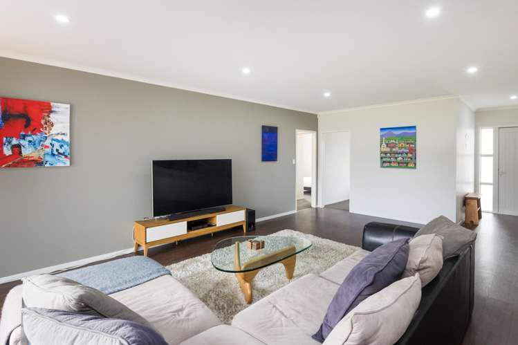 15 Coutts Way Fitzherbert_11