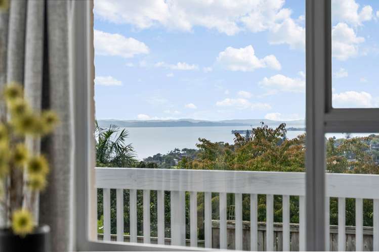 4 Haseler Crescent Mellons Bay_16
