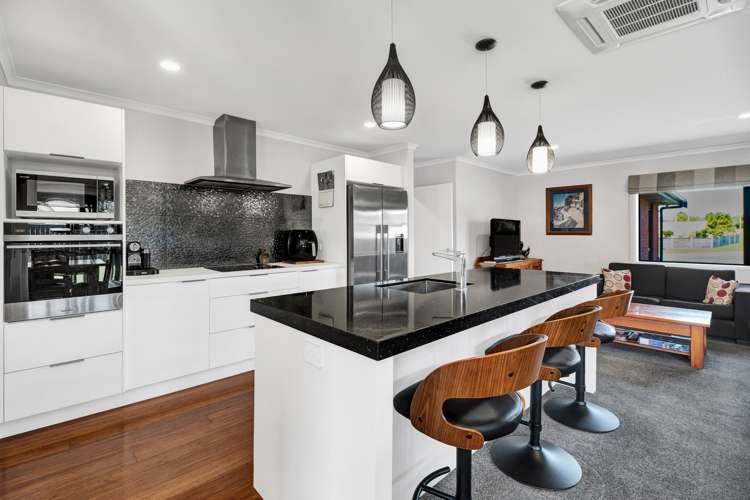 11 Cooke Farm Grove Waiwhakaiho_5