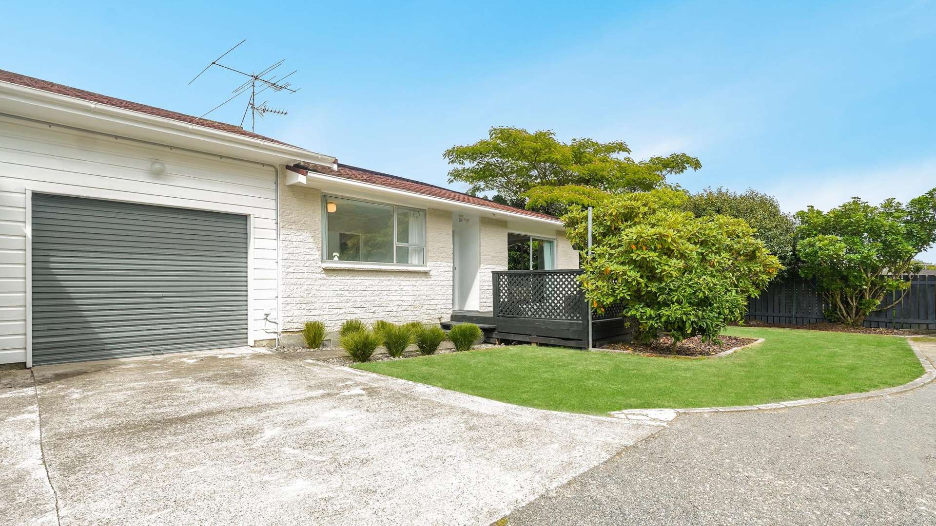 1/10 Denver Grove Totara Park_0