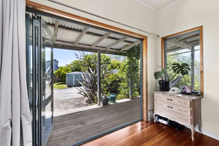 10a Marine Parade Raglan_28