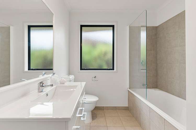 6 George Deane Place Greenhithe_14