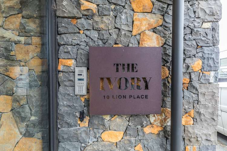 207/10 Lion Place Epsom_15