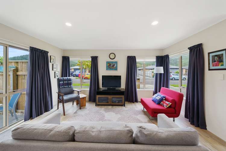 8 Fraser Colman Grove Wainuiomata_5