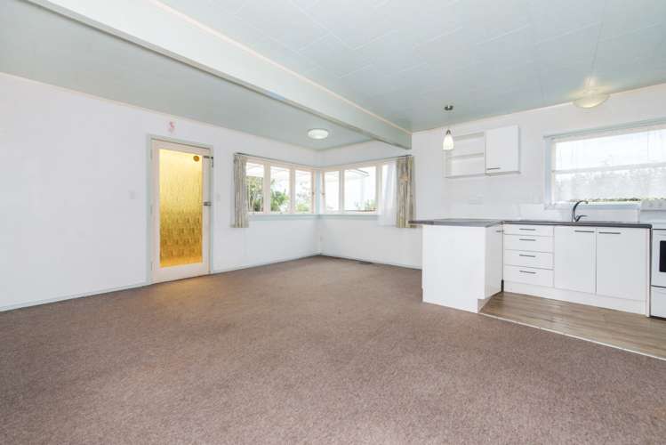 1/107 Waimumu Road Massey_11